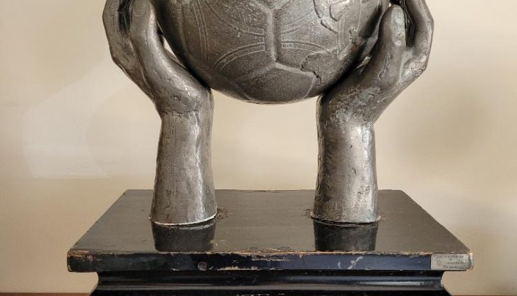 مجسم كأس الأفروآسوية يعود إلى الإتحاد الجزائري