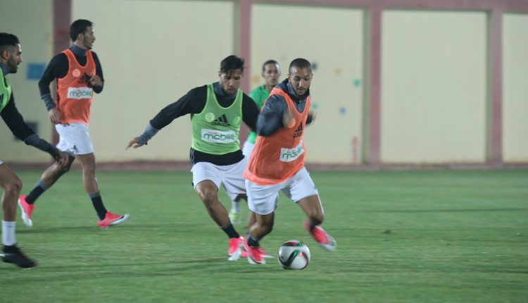 ENTRAÎNEMENT EN PRESENCE DE TOUS LES JOUEURS