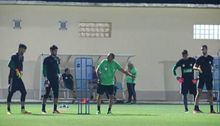 المنتخب المحلي :  عزيز بوراس يشرف على تدريب حراس المرمى ( فيديو)