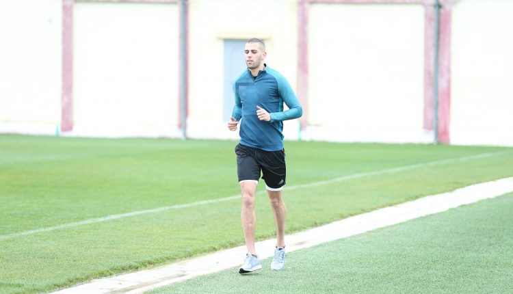 ISLAM SLIMANI S’EST ENTRAINE AU CTN