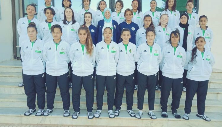 لاعبات المنتخب الوطني لأقل من 17 سنة في تربص بمركز سيدي بلعباس