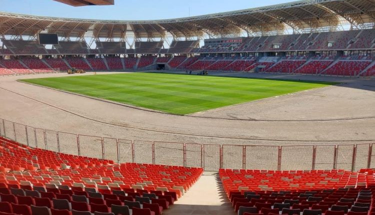 NOUVEAU STADE D’ORAN : LES PREMIERES TONDAISONS DE LA PELOUSE