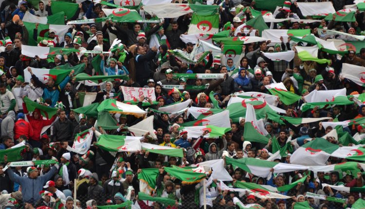 مباراة الجزائر – بوركينافاسو : الكاف تسمح بحضور 14000 متفرج