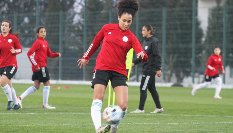 الجزائر – جنوب إفريقيا ( تصفيات كان 2022  للسيدات ) : أجواء اليوم الثاني من التربص 
