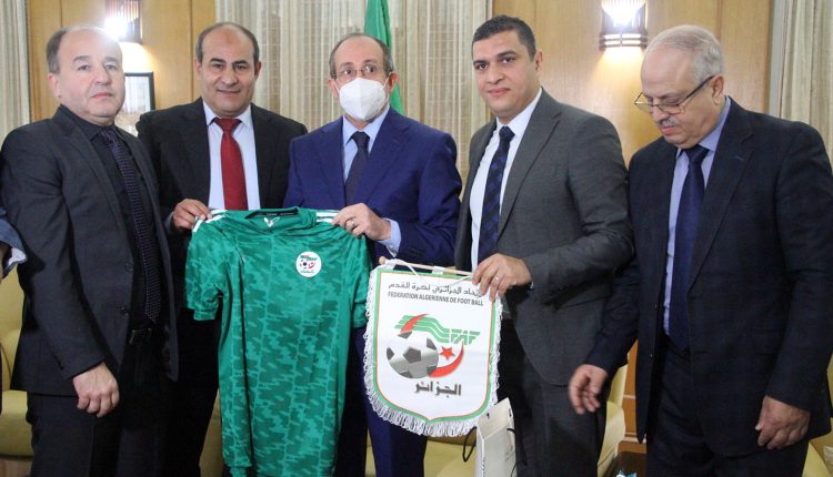 CHAN TOTAL ENERGIES – ALGERIE 2022 :  LES MEMBRES DU COCHAN EN VISITE D’INSPECTION AU STADE DU 19 MAI 1956 D’ANNABA