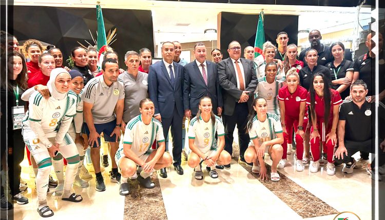 رئيس الفاف ووالي وهران يهنئان سيدات الخضر بعد التأهل إلى الدور الثاني من تصفيات كان 2024