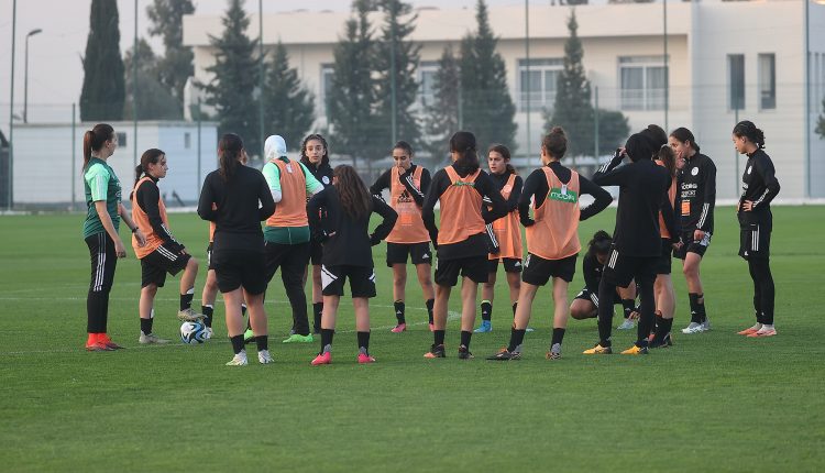 ÉLIMINATOIRES DE LA COUPE DU MONDE FÉMININE U17 – 2024 : LES CADETTES ALGÉRIENNES SONT À PORTO – NOVO