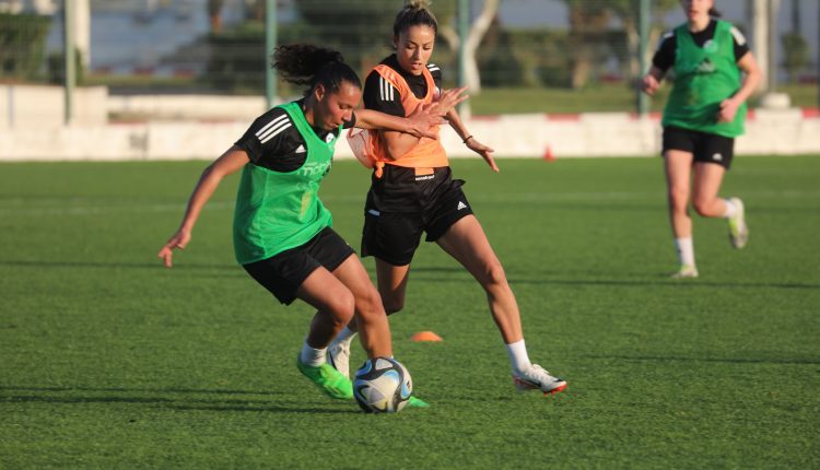 SÉLECTION NATIONALE FÉMININE : LES VERTES SE SONT ENTRAÎNÉES À L’ANNEXE DU STADE MANDELA